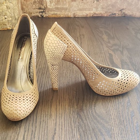 BCBGMaxAzria Shoes - BCBG Brenna pump